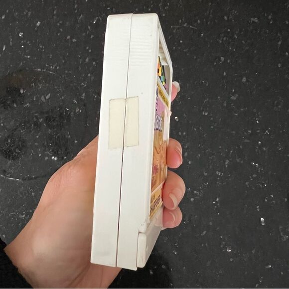 Barbie Doll Crayons 1989
Mattel With Case Built-in
Sharpener Golden 16 NEW - Picture 9 of 11